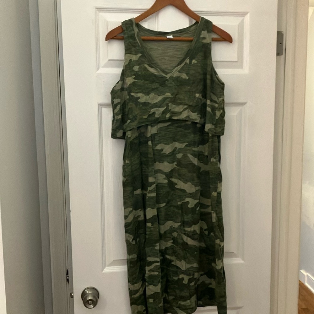 Old Navy Maternity and Nursing Dress